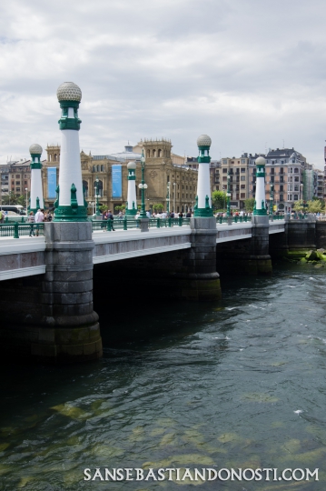 Puente de la Zurriola (San Sebastin - Donosti)