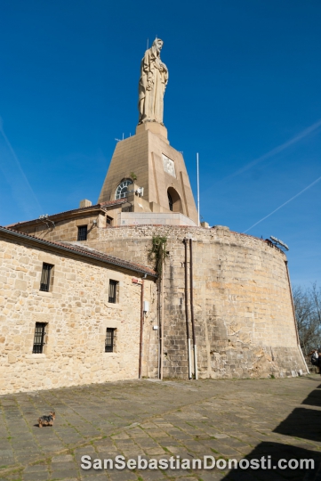 En la cúspide del castillo de la Mota (San Sebastián - Donosti)