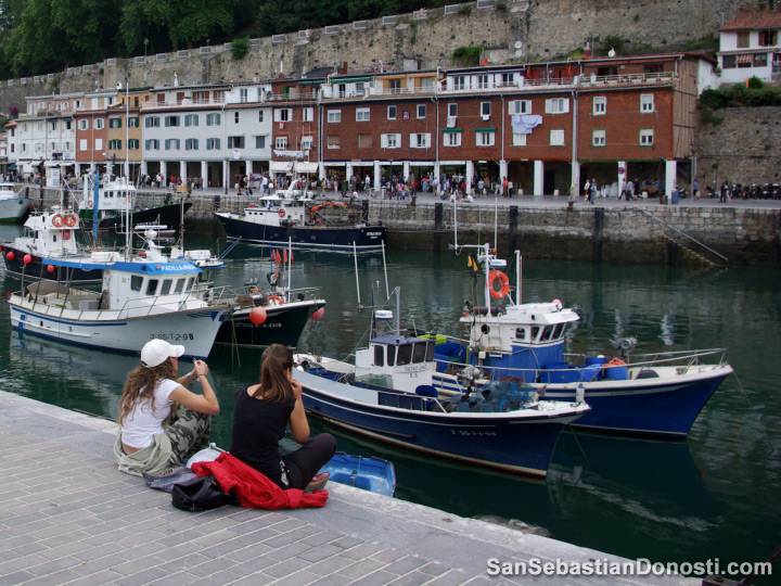 Disfrutando en el puerto (San Sebastián - Donosti)