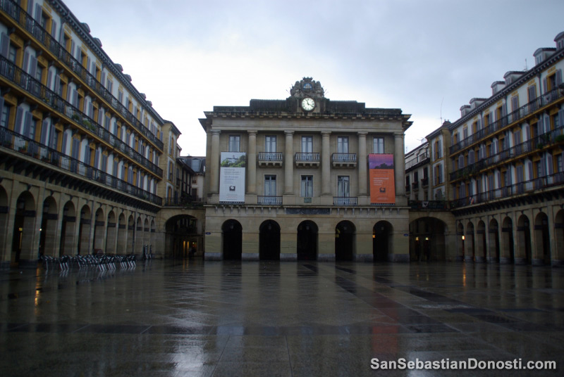 Plaza de la constitución (San Sebastián - Donosti)